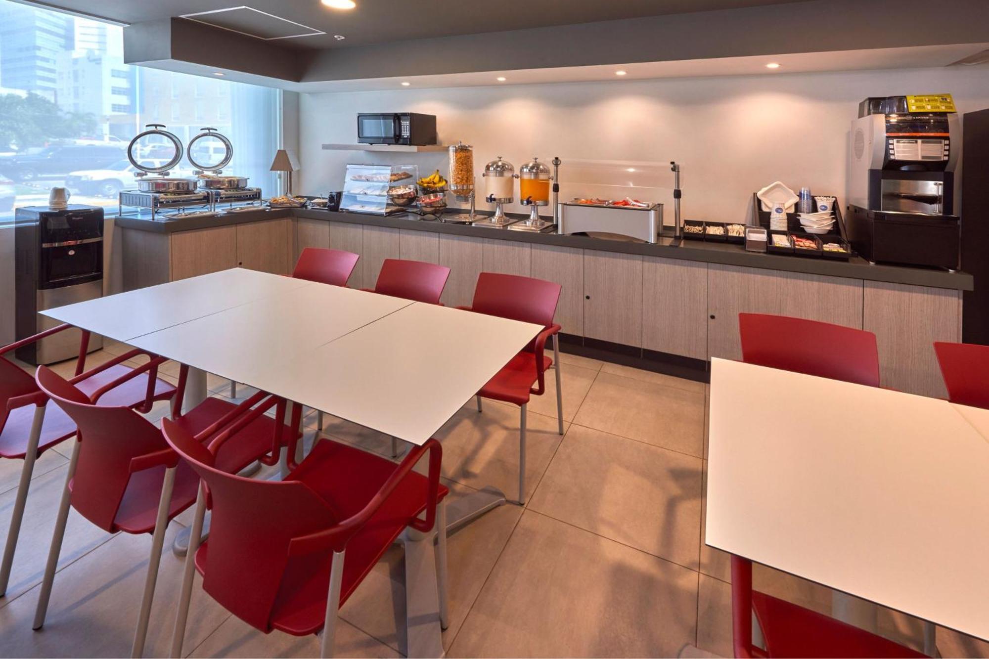 City Express Junior By Marriott San Luis Potosi Zona Industrial Ngoại thất bức ảnh