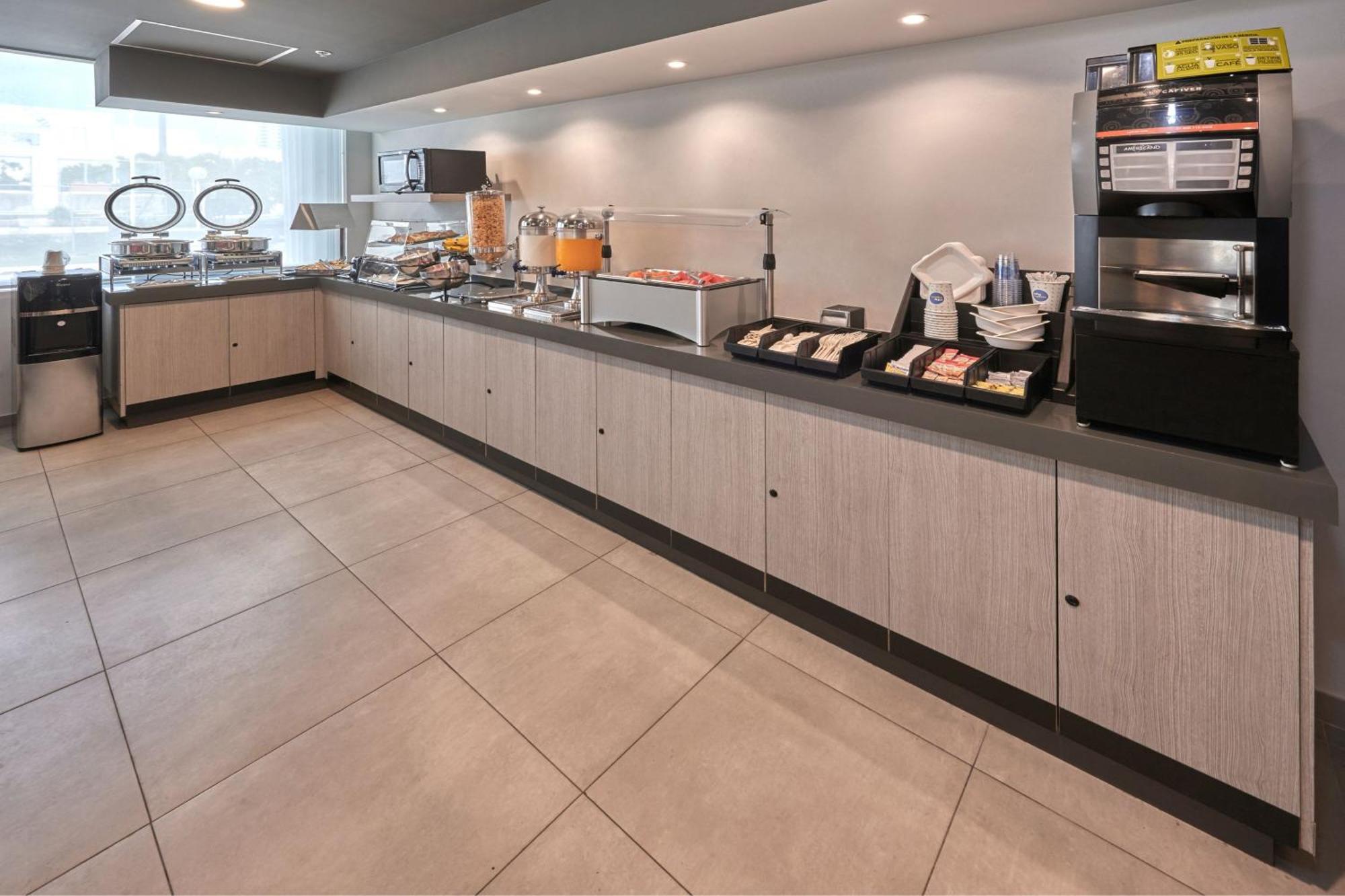 City Express Junior By Marriott San Luis Potosi Zona Industrial Ngoại thất bức ảnh